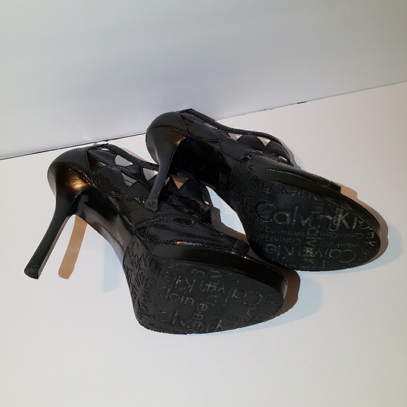 Sexy Ladies sz 8M Calvin Klein Black Heels - Picture 3 of 8